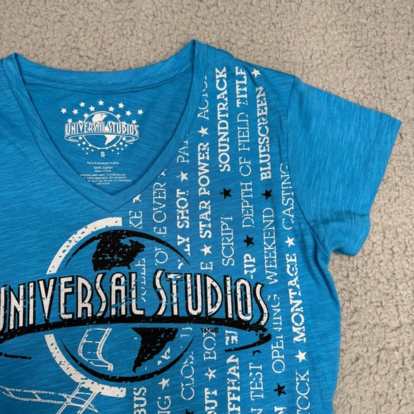 Universal Studios graphic tee blue V neck movie park shirt size S Y2K - Picture 3 of 7